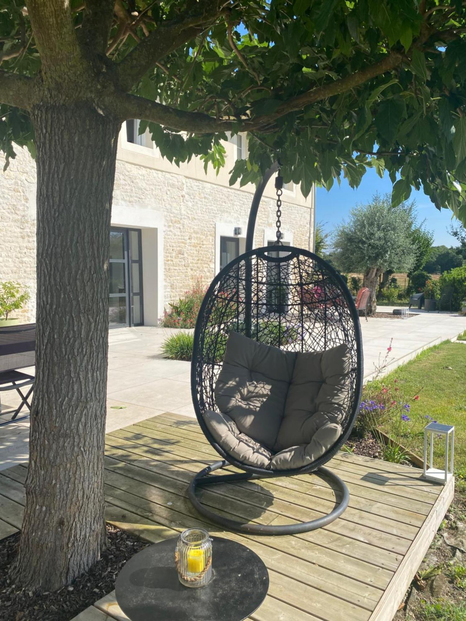 La Chaumeauniere Bed & Breakfast Aigrefeuille-dʼAunis Exterior foto