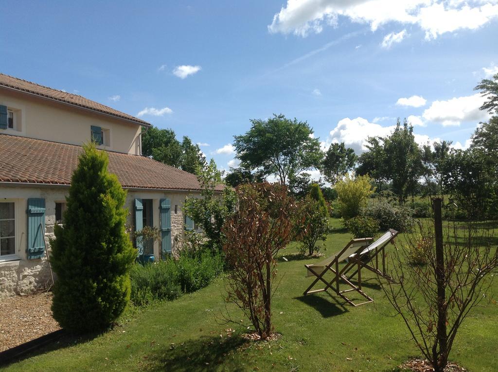 La Chaumeauniere Bed & Breakfast Aigrefeuille-dʼAunis Exterior foto