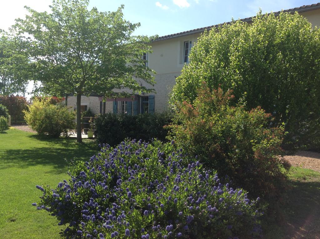 La Chaumeauniere Bed & Breakfast Aigrefeuille-dʼAunis Exterior foto