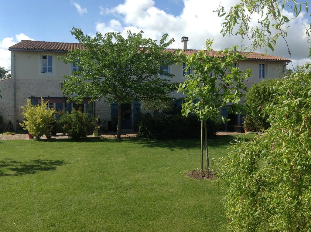 La Chaumeauniere Bed & Breakfast Aigrefeuille-dʼAunis Exterior foto